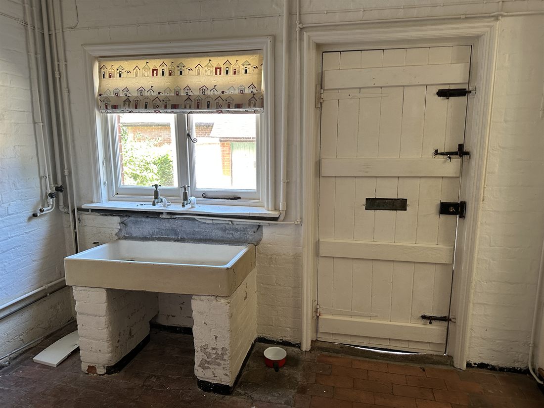 Victorian scullery with Belfast butler's sink